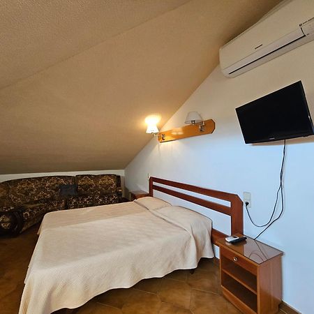 Hotel Blue Spot Malgrat de Mar Bagian luar foto