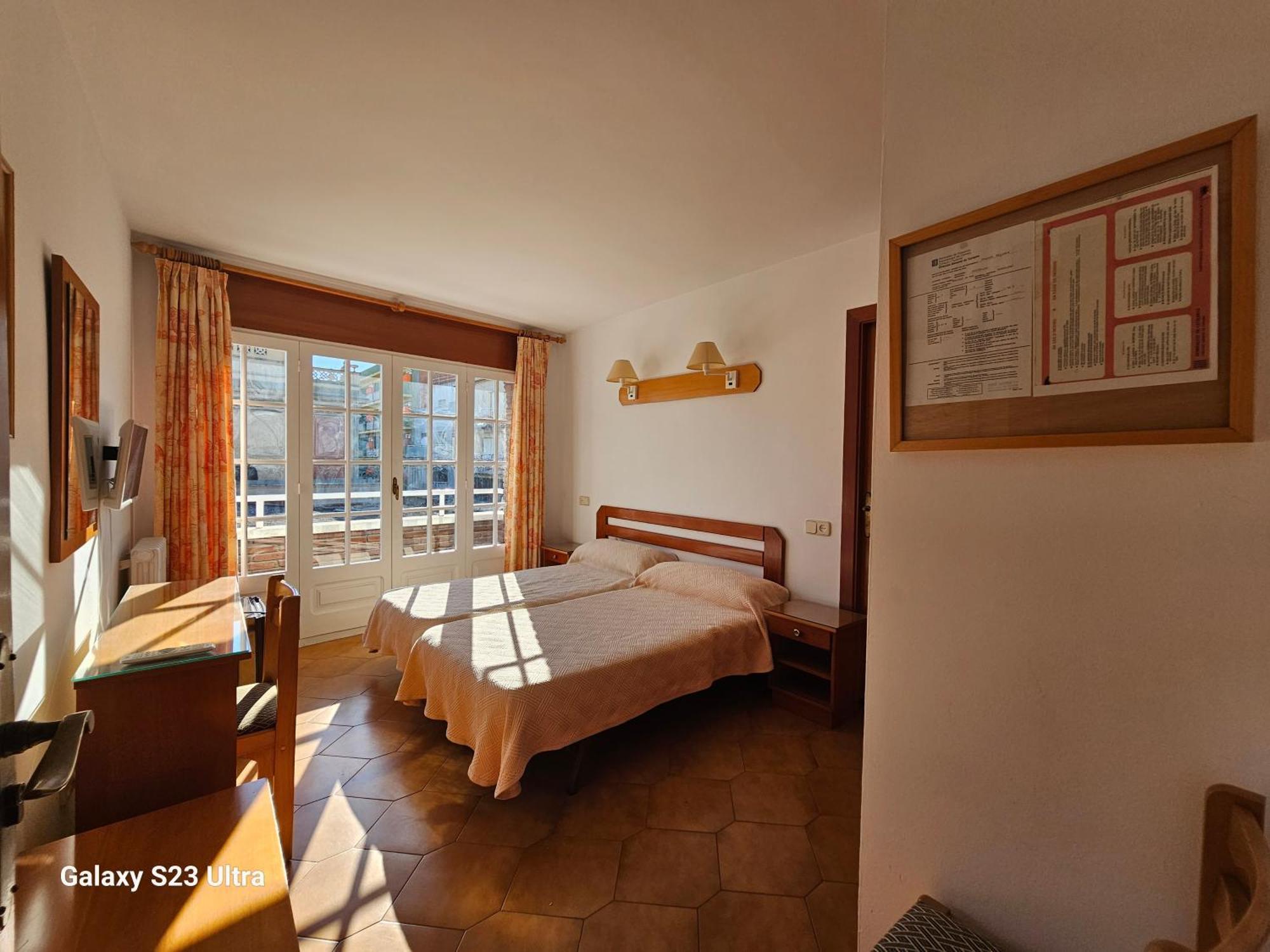 Hotel Blue Spot Malgrat de Mar Bagian luar foto