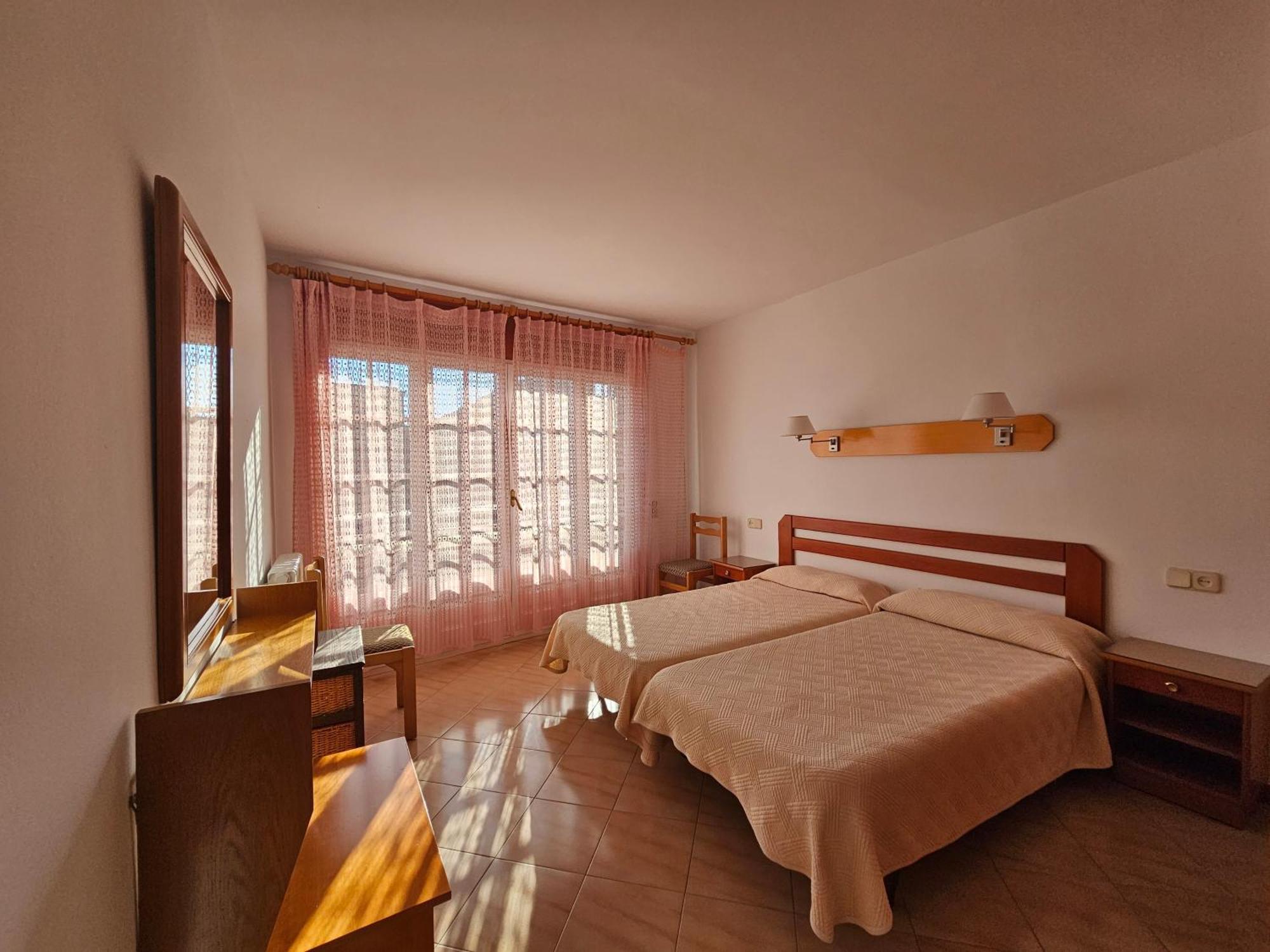 Hotel Blue Spot Malgrat de Mar Bagian luar foto