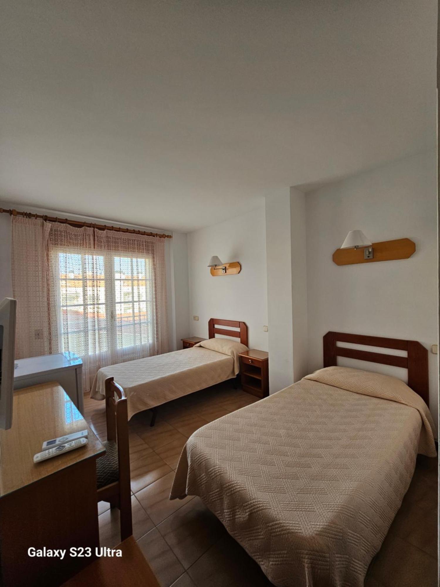 Hotel Blue Spot Malgrat de Mar Bagian luar foto