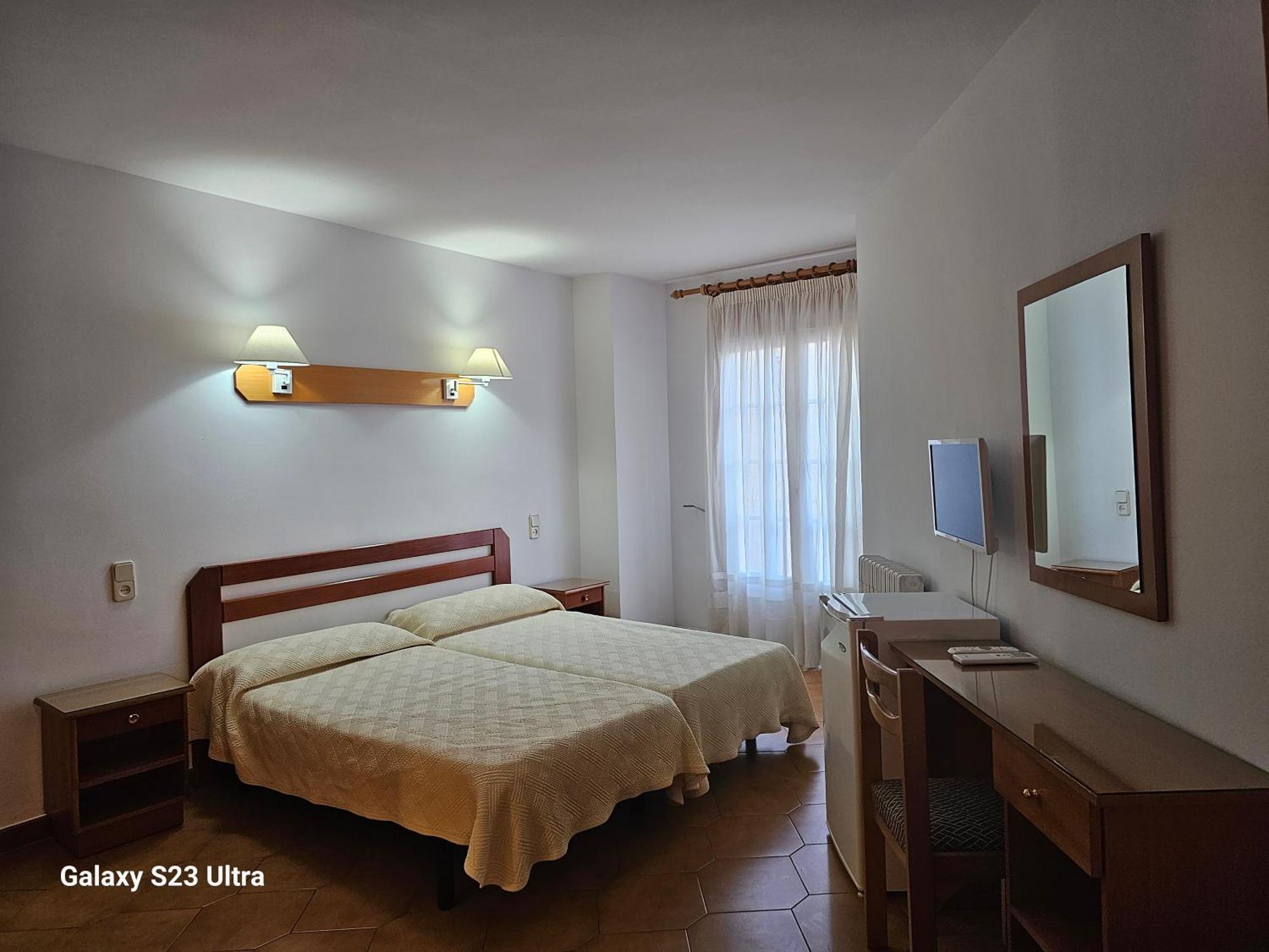 Hotel Blue Spot Malgrat de Mar Bagian luar foto