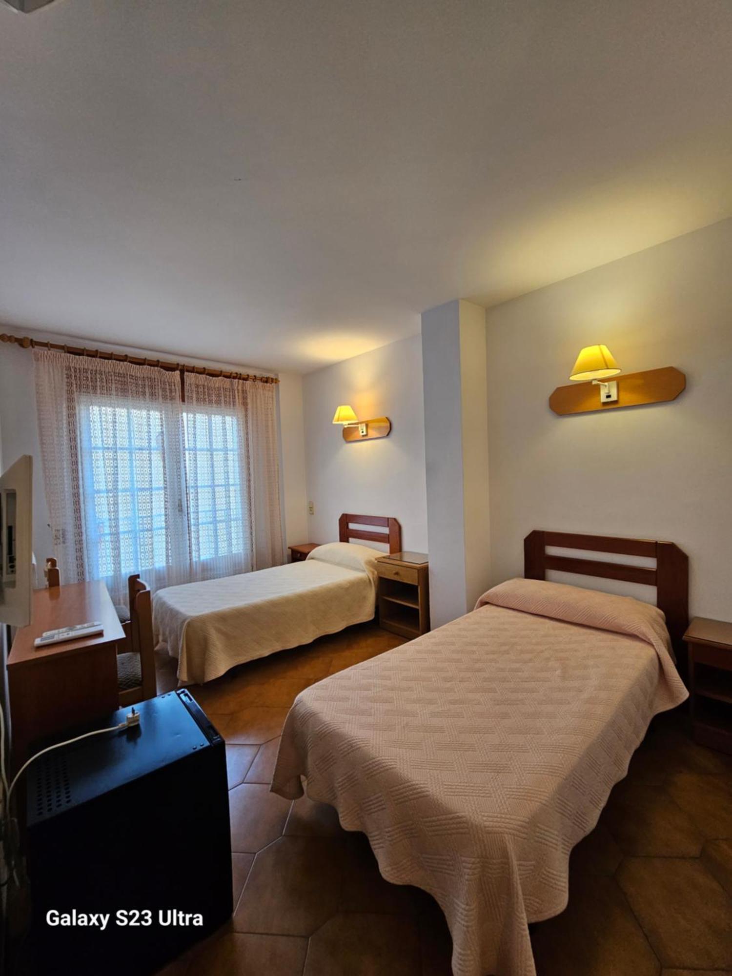 Hotel Blue Spot Malgrat de Mar Bagian luar foto