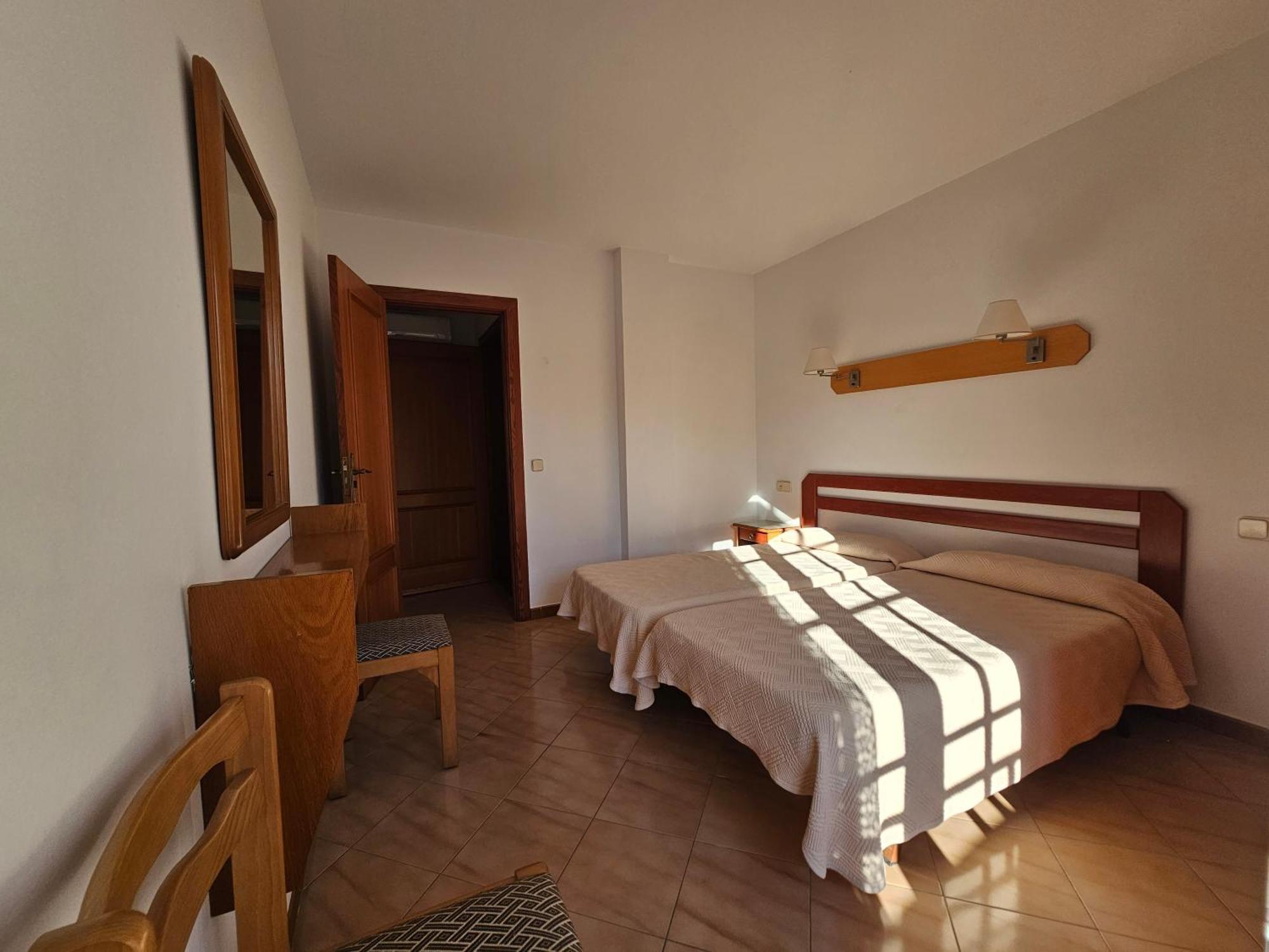 Hotel Blue Spot Malgrat de Mar Bagian luar foto